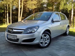 Opel Astra H 1.6 Edition 2011