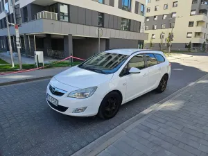 Opel Astra J 1.7 CDTI Sport 2011