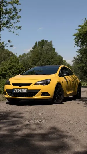 Opel Astra J 1.6 T 111 2011