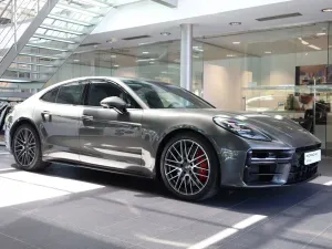 Porsche Panamera 2024