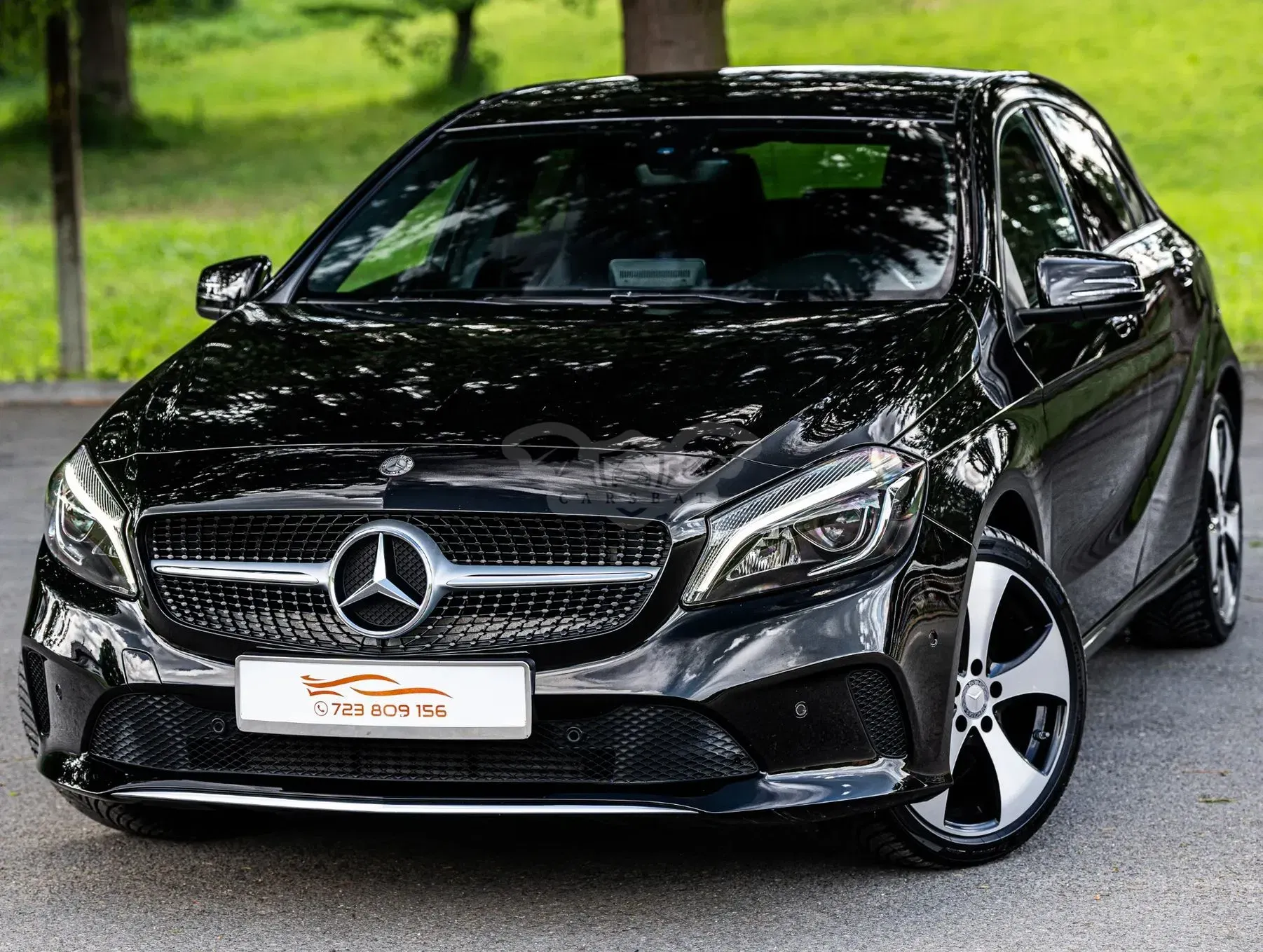 Mercedes-Benz A W176 180 (BlueEFFICIENCY) Urban 2017