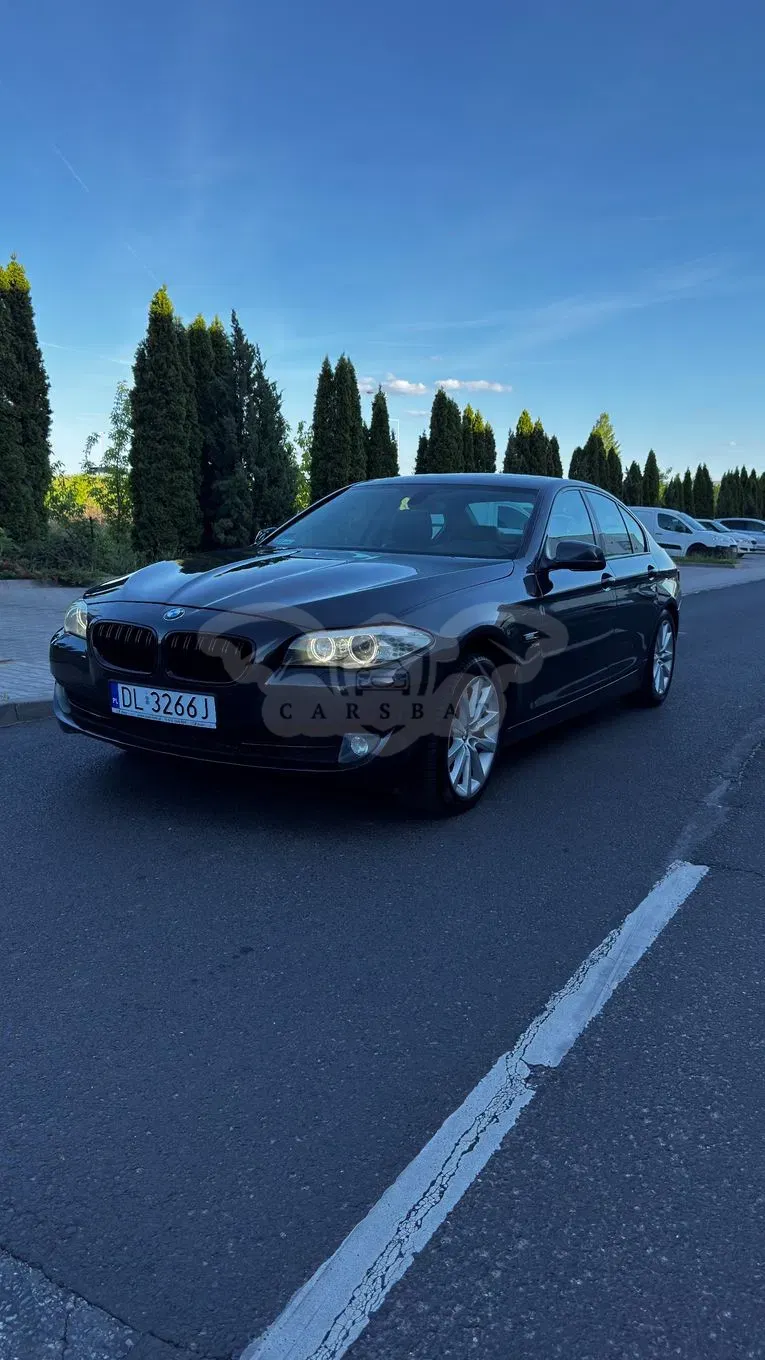 BMW 5 Series F10/F11 528i xDrive Luxury Line 2011