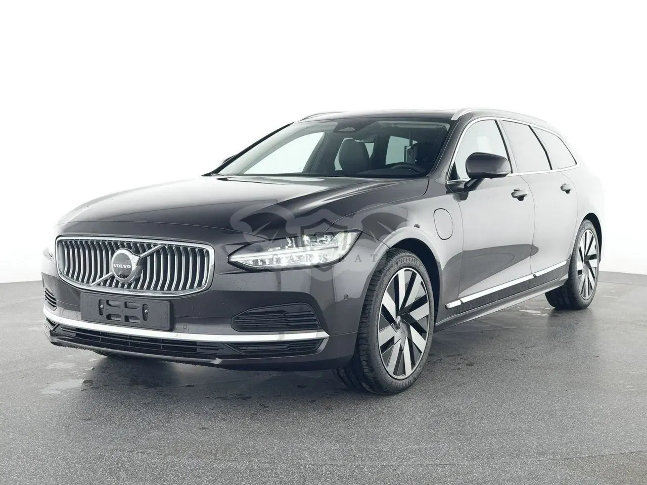 Volvo V90 2025