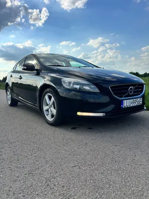 Volvo V40 II D2 Momentum 2013