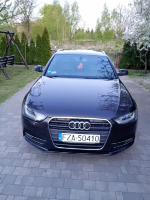 Audi A4 B8 2.0 TDI DPF S line Sportpaket 2012