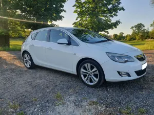 Opel Astra J 2010