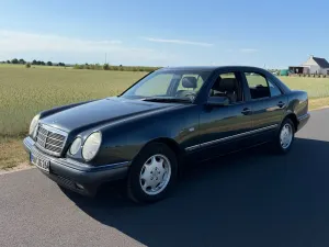 Mercedes-Benz E W210 1998