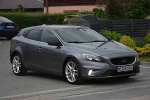 Volvo V40 II D4 RDesign 2014