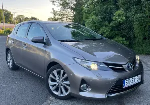 Toyota Auris II 1.8 HSD Prestige NAVI 2013