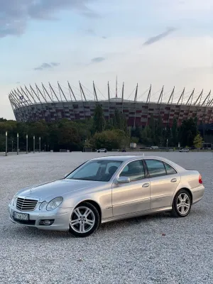 Mercedes-Benz E W211 2008