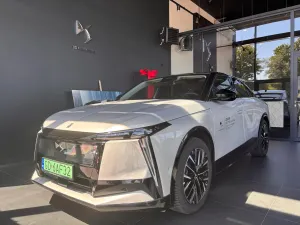 Ds automobiles N°8 2025