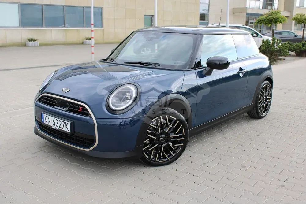 Mini Cooper Favoured Trim 2025