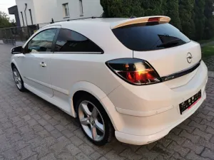 Opel Astra H 1.6 Black&White 2009