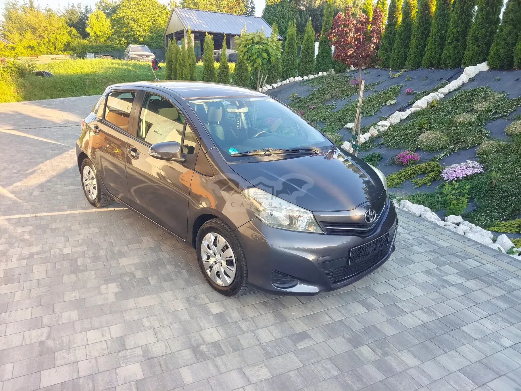 Toyota Yaris III 1.0 Active 2011