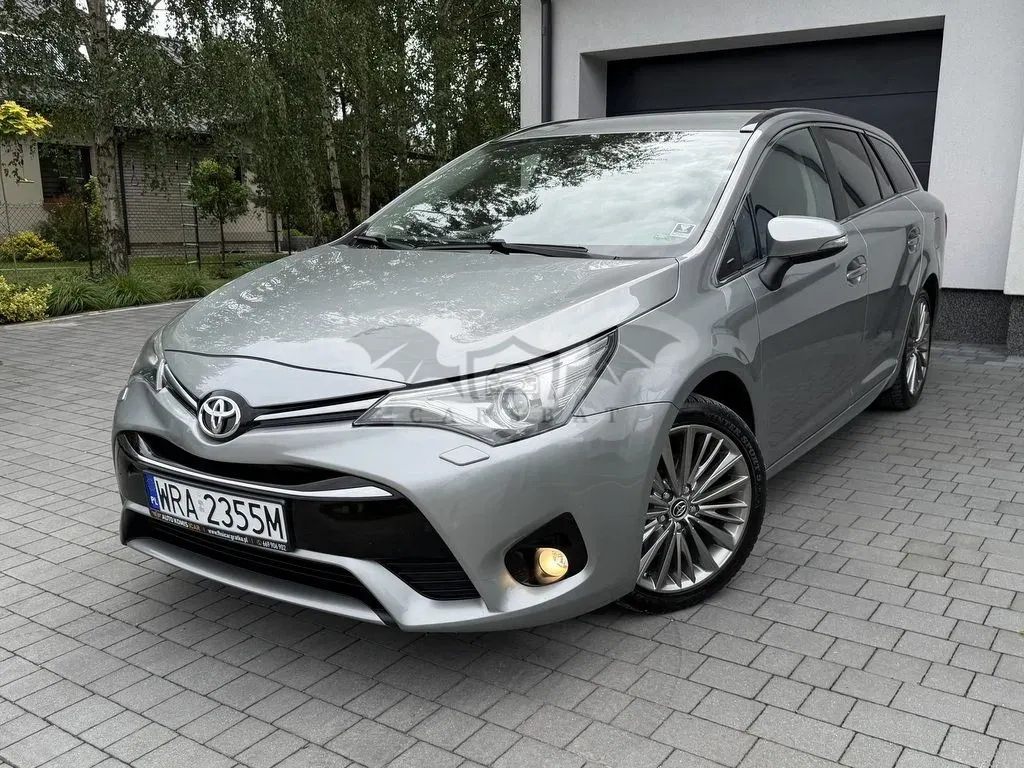 Toyota Avensis III Touring Sports 1.8 Business Edition 2016