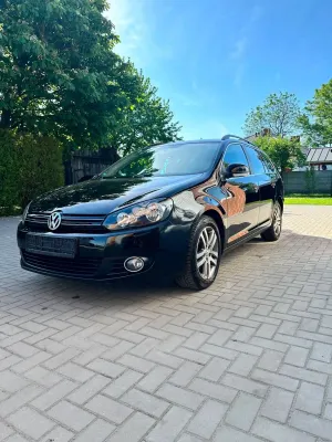 Volkswagen Golf VI 1.6 TDI DPF BlueMotion 2011