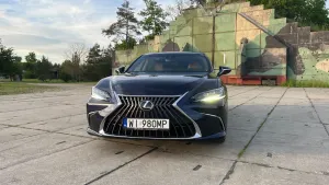 Lexus ES 300h Prestige 2022