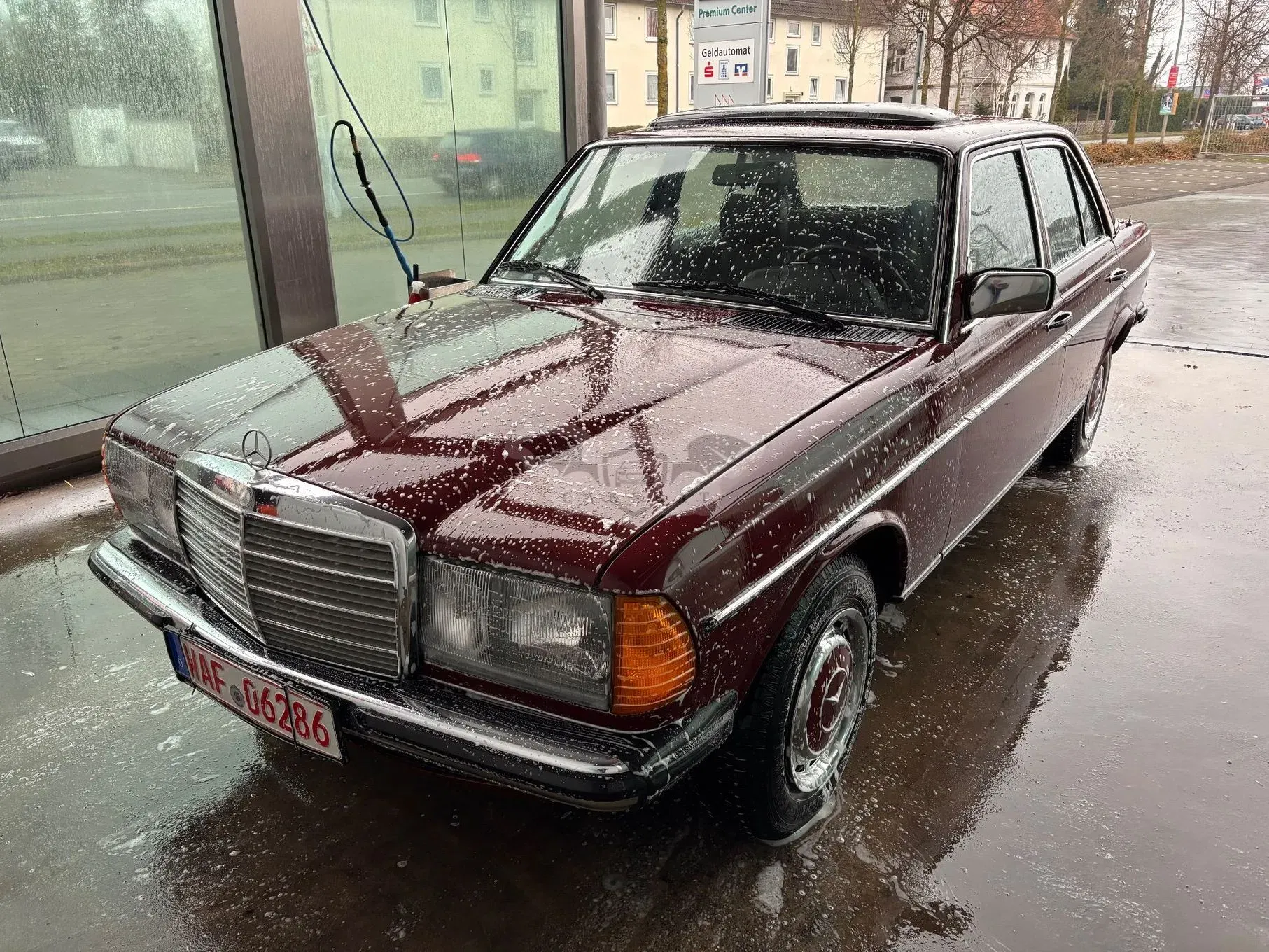 Mercedes-Benz E 1982