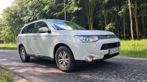 Mitsubishi Outlander III 2.2 DID Intense + 4WD 2014