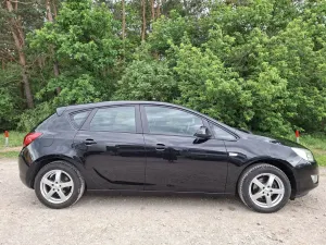 Opel Astra J 1.6 Enjoy 2010