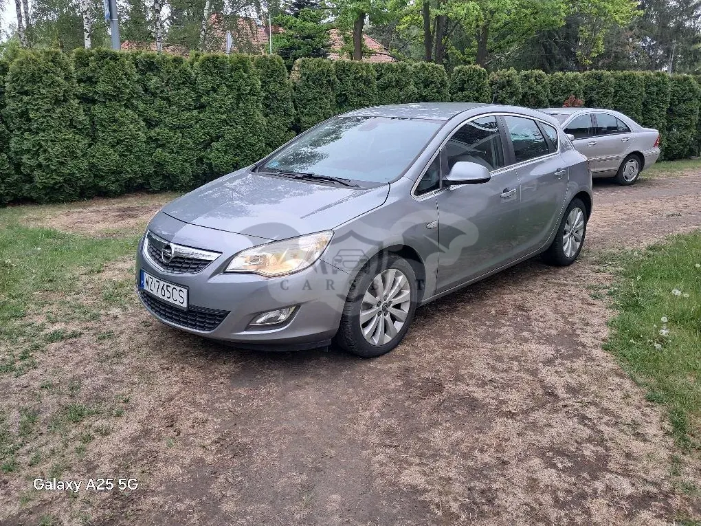 Opel Astra J 1.4 T Cosmo 2011