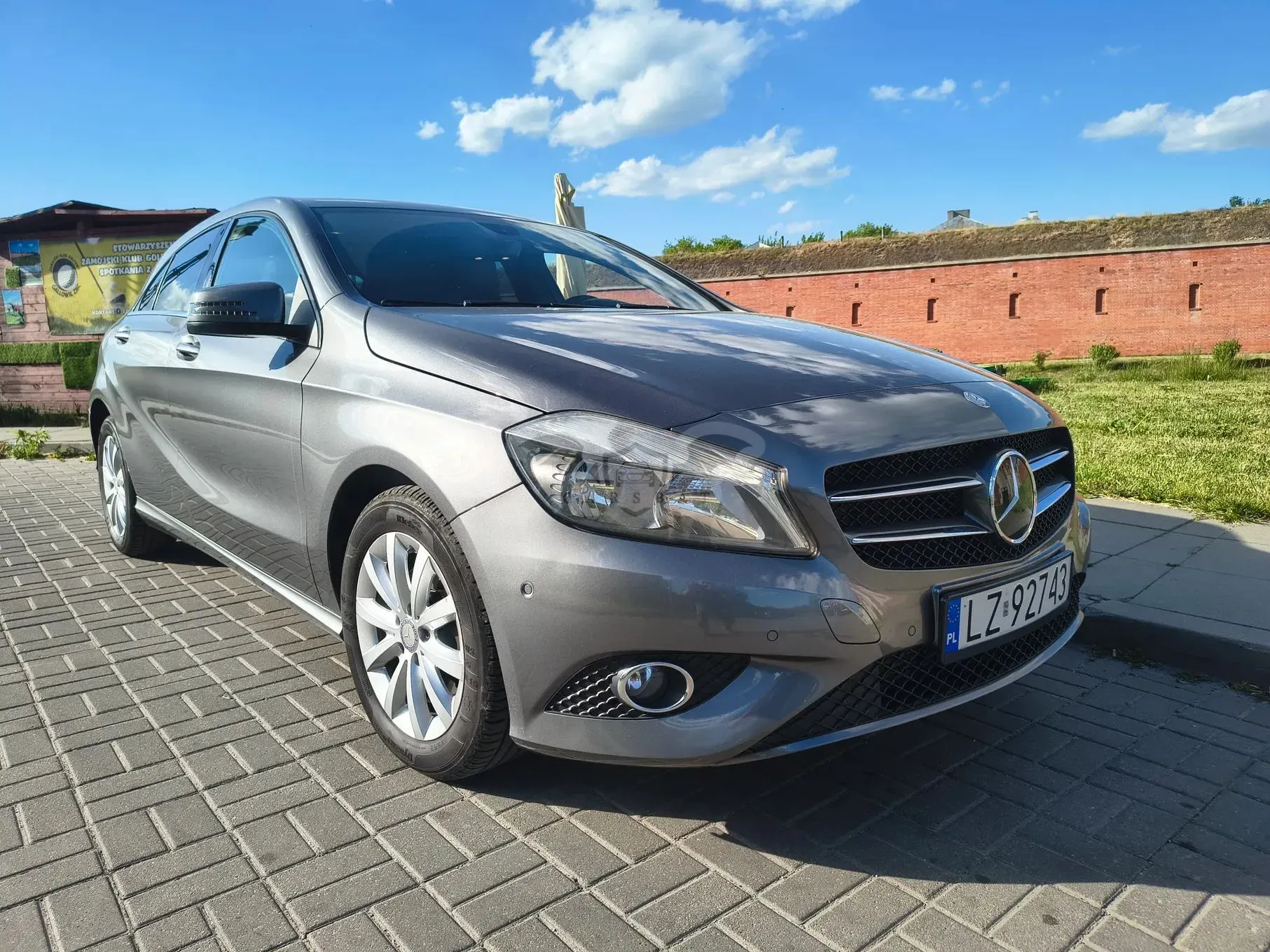 Mercedes-Benz A W176 180 (BlueEFFICIENCY) 2012