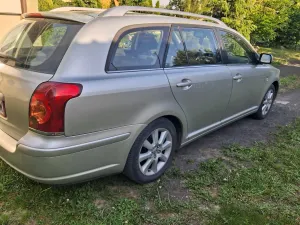 Toyota Avensis II 2.0 D-4D Sol Plus 2005