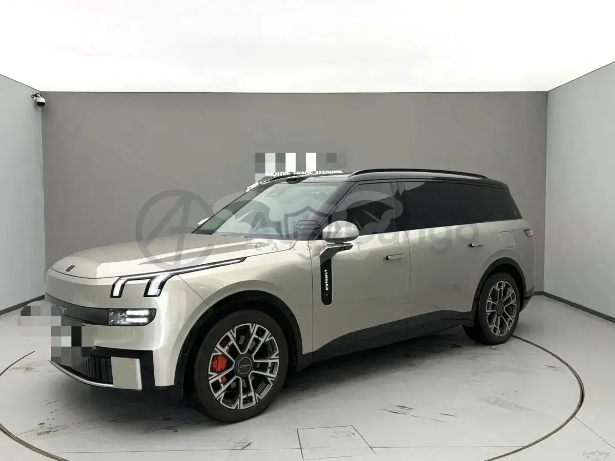 Lynk & co 900 2025