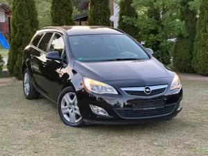 Opel Astra J 2011