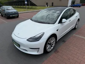 Tesla Model 3 Langstreckenbatterie Allradantrieb Dual Motor 2021
