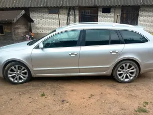 Skoda Superb II 2.0 TDI Family DSG 2011