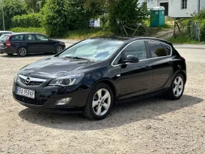 Opel Astra J 1.6 T Sport 2010