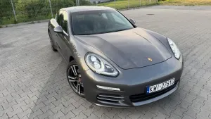 Porsche Panamera 4S 2014