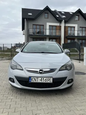 Opel Astra J 2.0 CDTI Sport S&S 2011