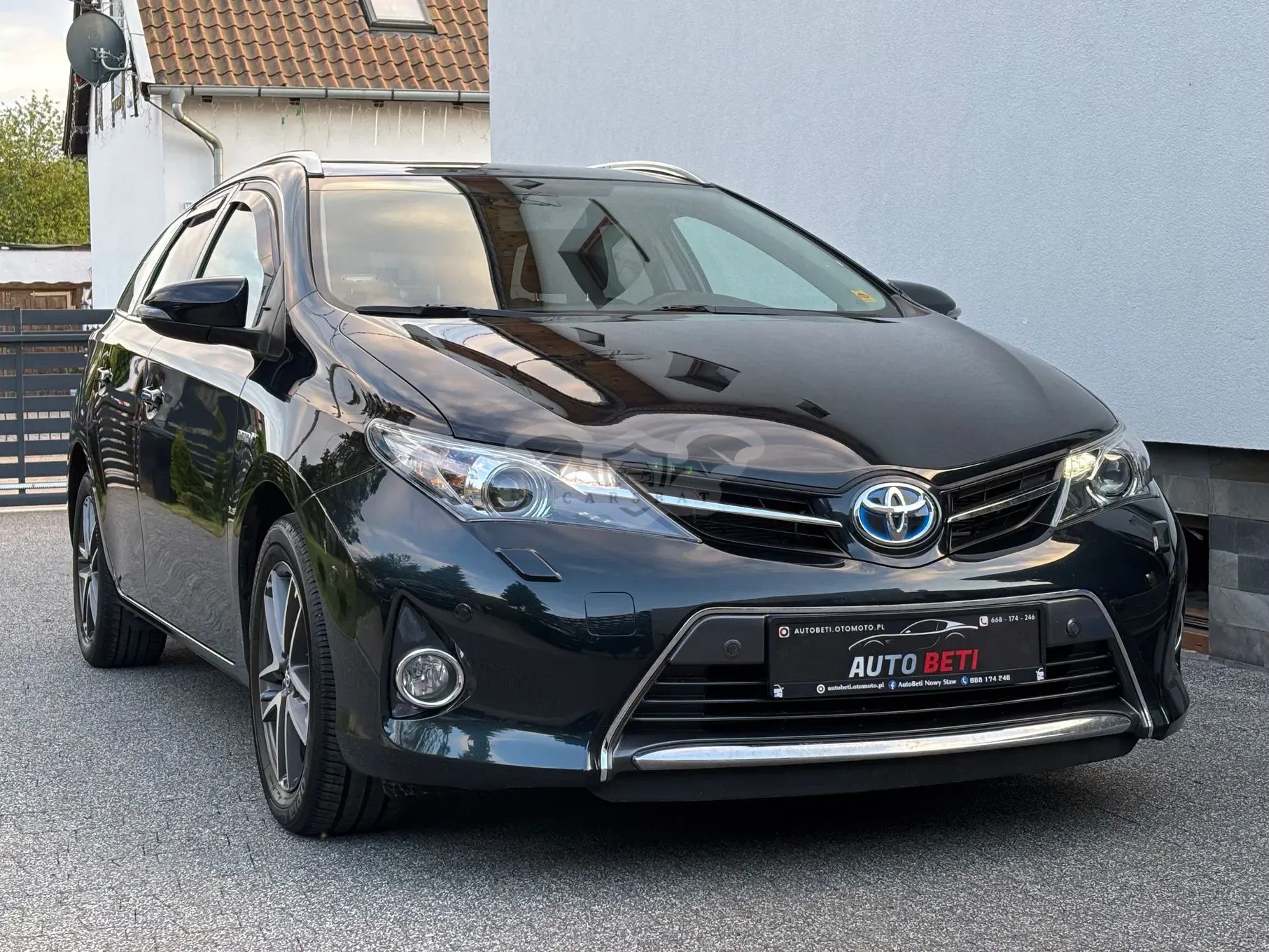Toyota Auris II 1.8 HSD Prestige NAVI 2015