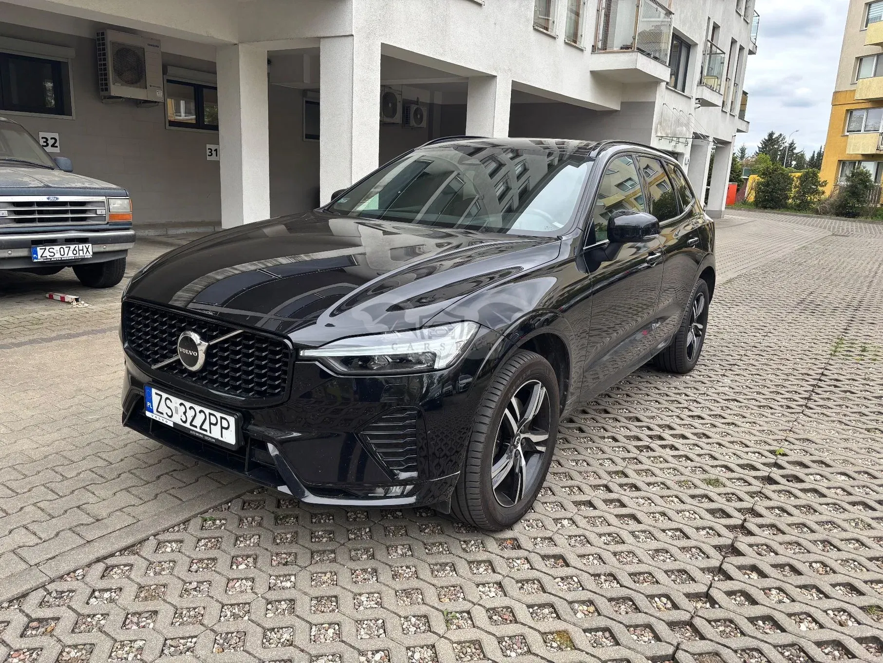 Volvo XC60 II B4 D AWD Plus Dark 2022