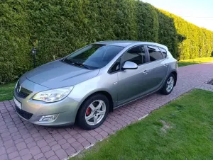 Opel Astra J 1.6 Design Edition 2009