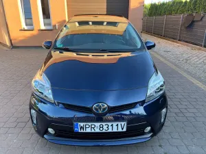 Toyota Prius III (Hybrid) Executive 2012