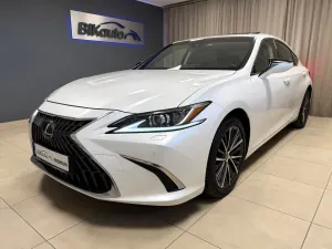Lexus ES 300h Business Edition 2023