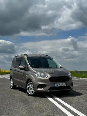 Ford Tourneo Courier 1.5 TDCi Titanium 2020