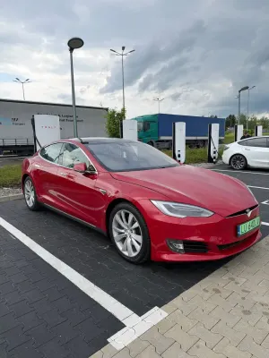 Tesla Model S 2016