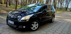 Peugeot 5008 I 1.6 e-HDi Active S&S 7os 2012