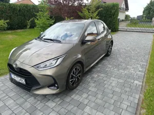 Toyota Yaris IV 1.0 Premium 2021