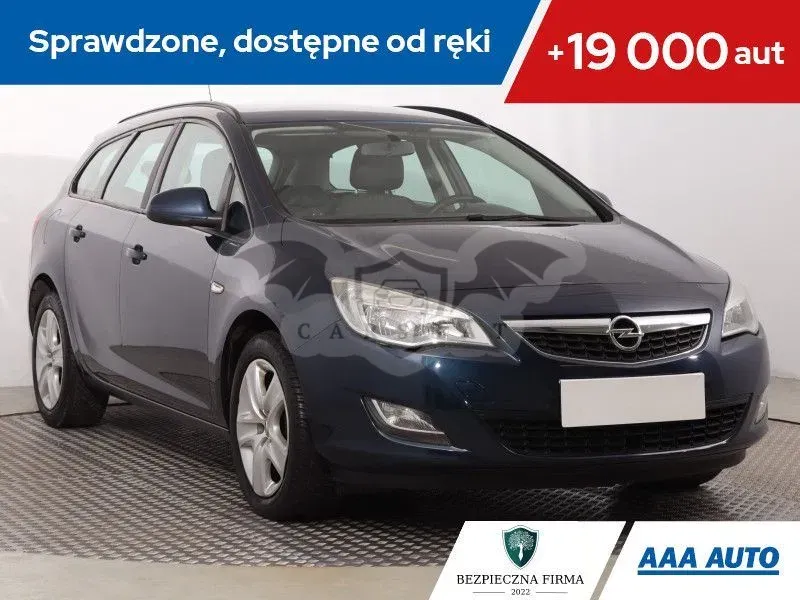 Opel Astra J 2011