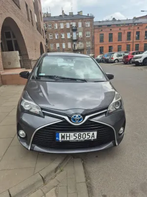 Toyota Yaris III Hybrid 100 Premium 2016