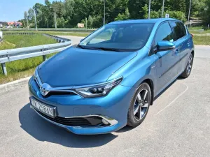 Toyota Auris II 1.8 HSD Prestige NAVI 2015