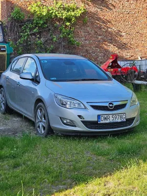 Opel Astra J 1.7 CDTI 2011