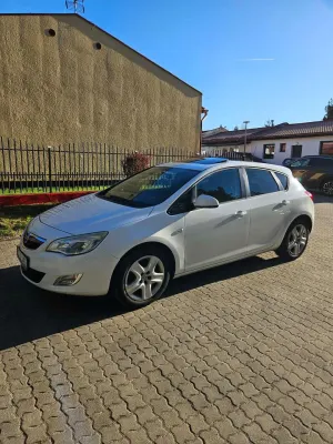Opel Astra J 1.7 CDTI 2011