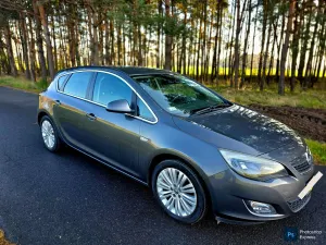 Opel Astra J 1.4 T Cosmo 2011