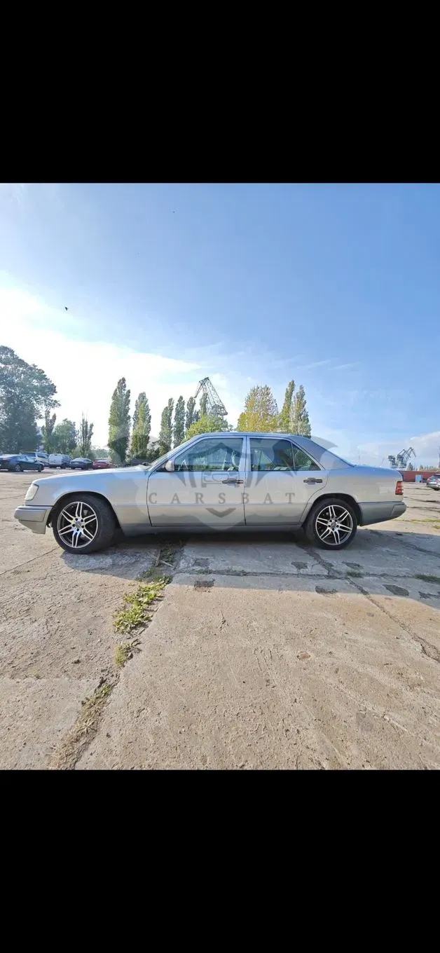 Mercedes-Benz E 1992